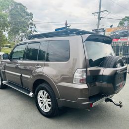 2015 Mitsubishi Pajero