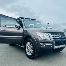 2015 Mitsubishi Pajero