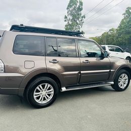 2015 Mitsubishi Pajero