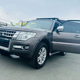 2015 Mitsubishi Pajero