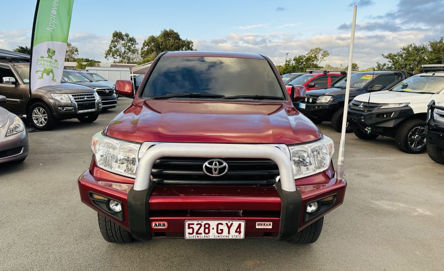 2010 TOYOTA Landcruiser