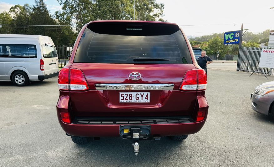 2010 TOYOTA Landcruiser